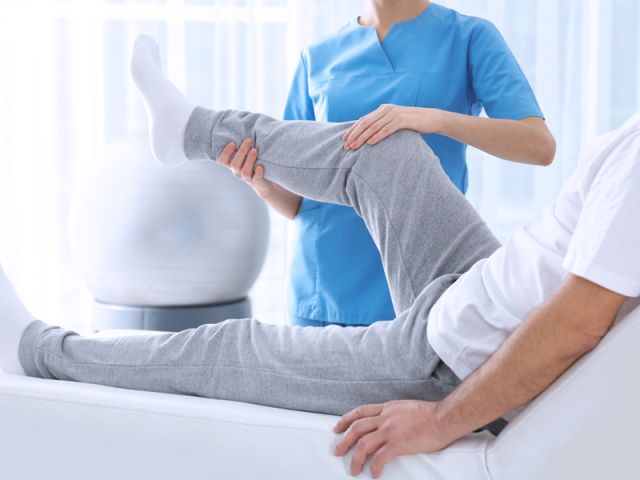 جلسات علاج طبيعي وتأهيل منزلية في جدة 3