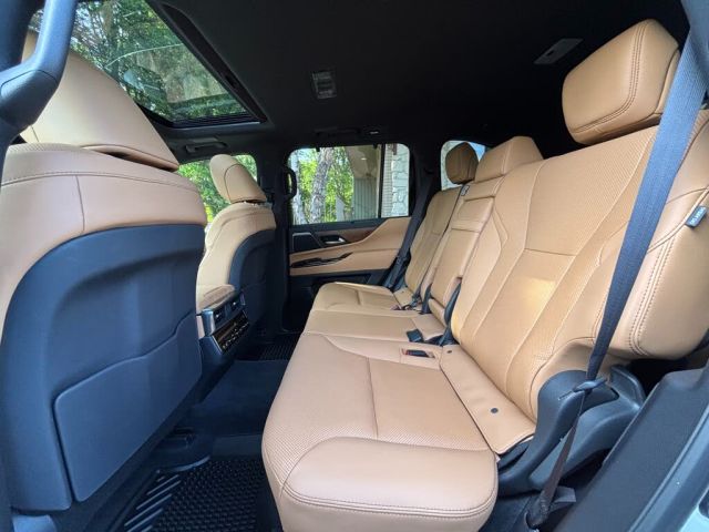 2025 Lexus LX 600 Luxury AWD  3