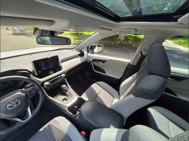 2025 Toyota RAV4 XLE Full Option Gulf Model 2