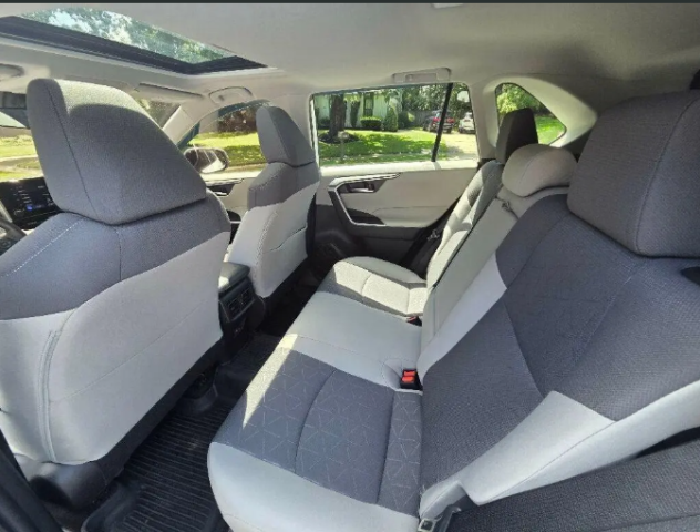 2025 Toyota RAV4 XLE Full Option Gulf Model 3