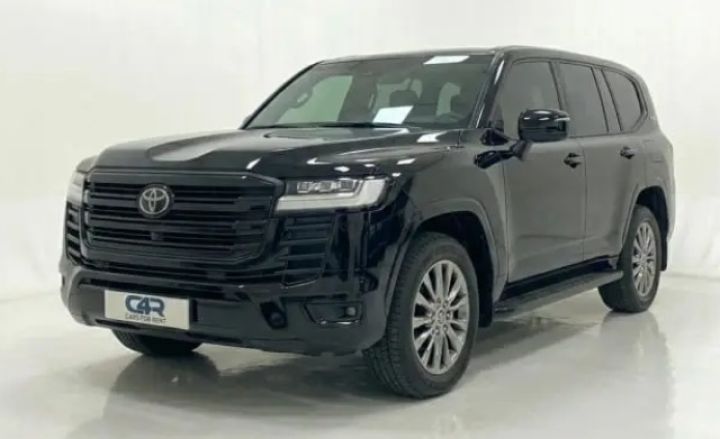 تأجير سيارات مطار الرياض مع منصة C4R
