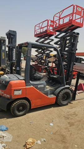 تأجير رافعة شوكية فوركلفت للإيجار | Forklift Rental | 1.5 طن 3 طن