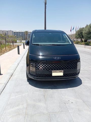 إيجار هيونداي H1  | ليموزين وفان فاخر للتوصيل والاستقبال VIP
