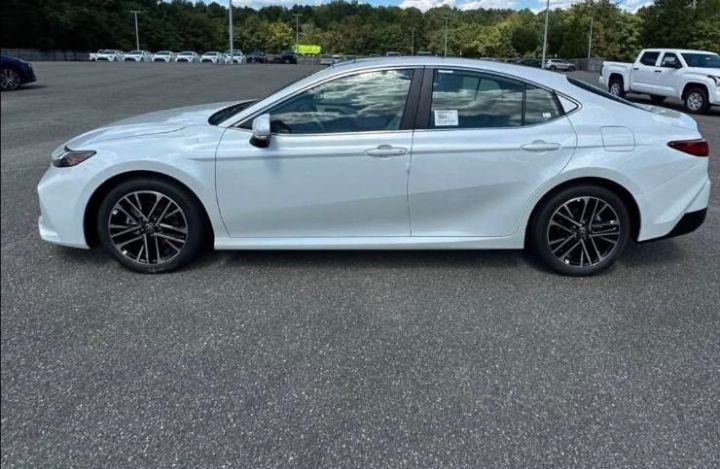 Toyota Camry 2025 3