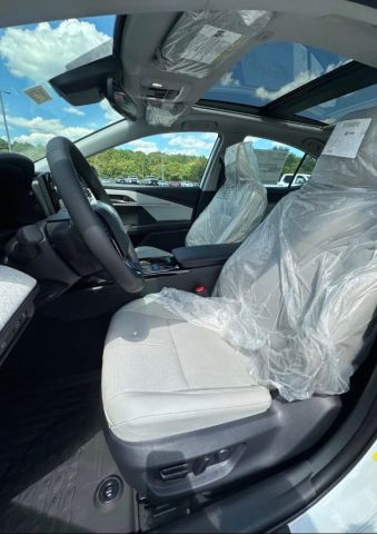 Toyota Camry 2025 4