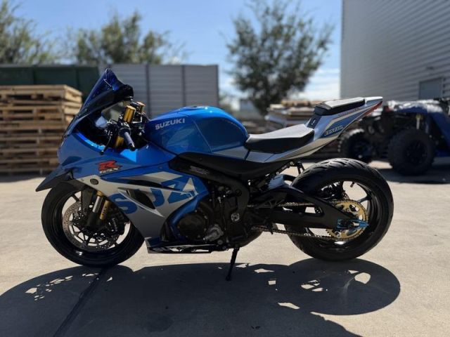 2023 Suzuki GSX-R1000R WhatsApp +17203061962 3