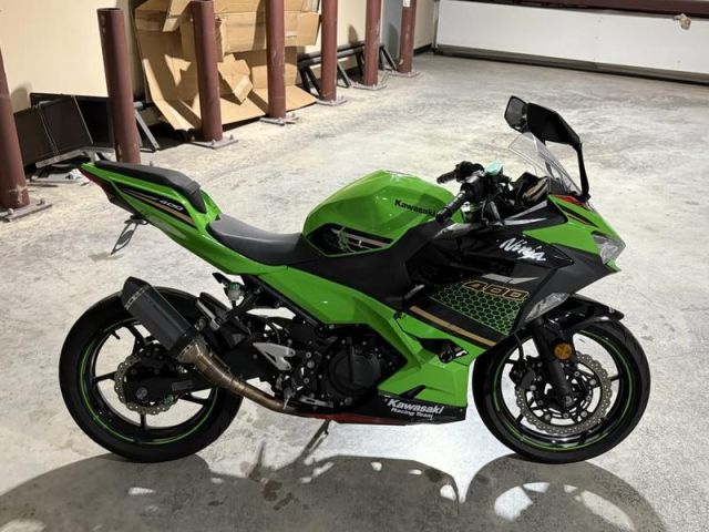 2020 Kawasaki Ninja 400 Pearl Blizzard White