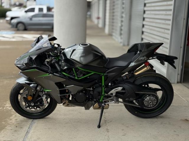 2025 Kawasaki Ninja H2 Carbon ABS WhatsApp +17203061962 3