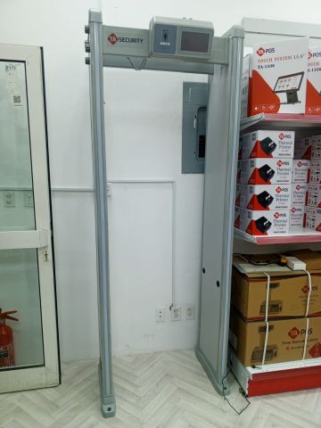 1. بوابة كشف المعادن TA-600 – أمان أكثر عند المداخل 6