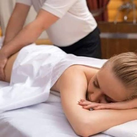 مدرب مساج للسيدات فقط دلعك و راحتك عندي