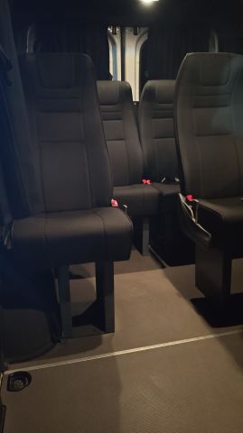 أرخص سعر إيجار مرسيدس V-Class / فيانو للمؤتمرات ورحلات المحافظات 3