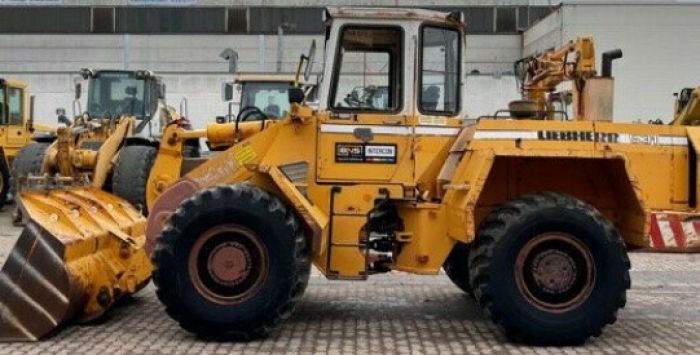 لودر LIEBHERR L531 للبيع مع تحطيم الاسعار  3