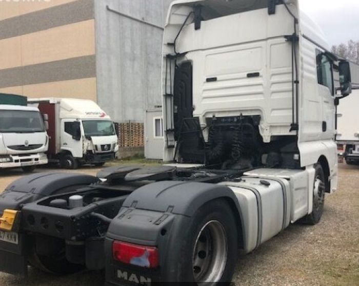 للبيع شاحنه مان  TGX18.500بسعر منافس  3