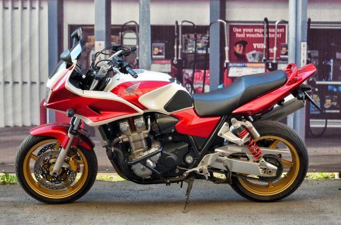 2006 HONDA CB1300 WhatsApp +17203061962  3